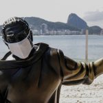 Las estatuas de Río de Janeiro también usan mascarilla