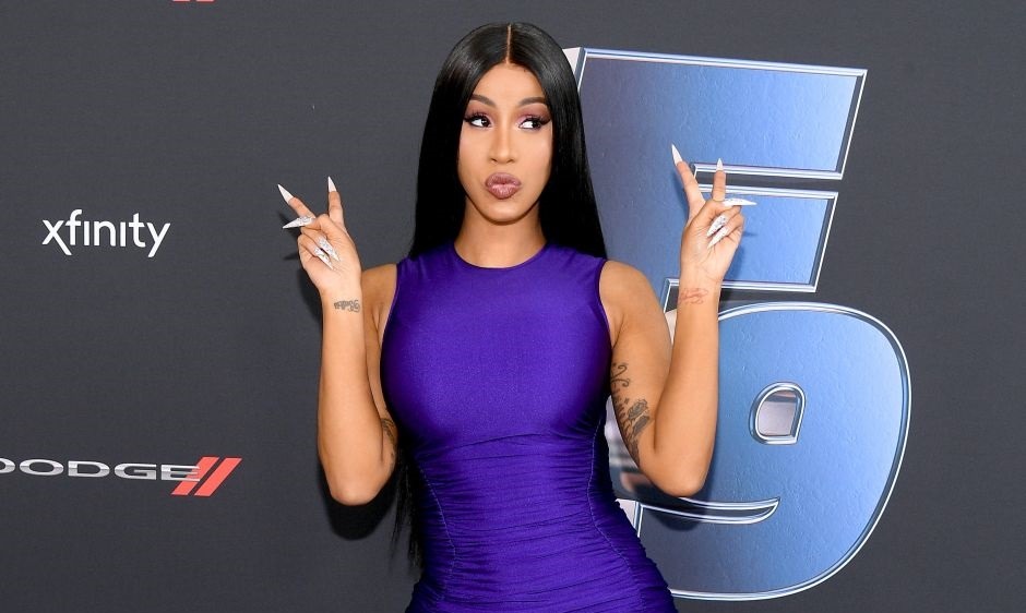 Cardi B y Anuel AA se unen por segunda vez en el “remix” de “La bebé”