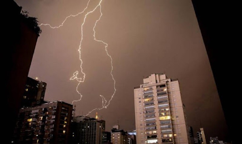 Unas 110 personas mueren en Brasil al año por culpa de los rayos