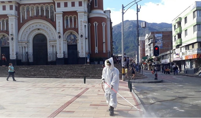 Bello levanta el toque de queda y el pico y cédula