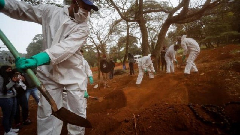 Brasil ya es tercer país más afectado por COVID-19 y espera su pico en julio