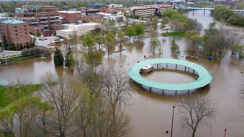 Más de 10.000 evacuados en Michigan tras las inundaciones causadas por las lluvias