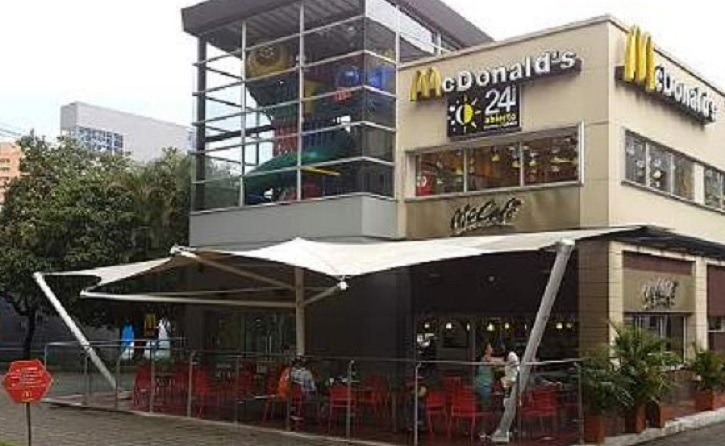 McCombo Big Mac gratis para el personal de salud en Medellín solo mostrando el carné