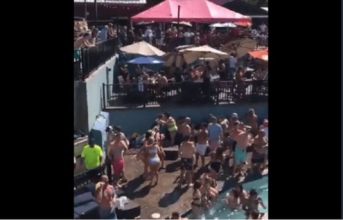 Megafiesta en una piscina de Estados Unidos es viral en redes: ¿’Why gringos’?