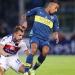 En la imagen un registro del centrocampista colombiano Sebastián Villa (d), del club argentino de fútbol Boca Juniors.