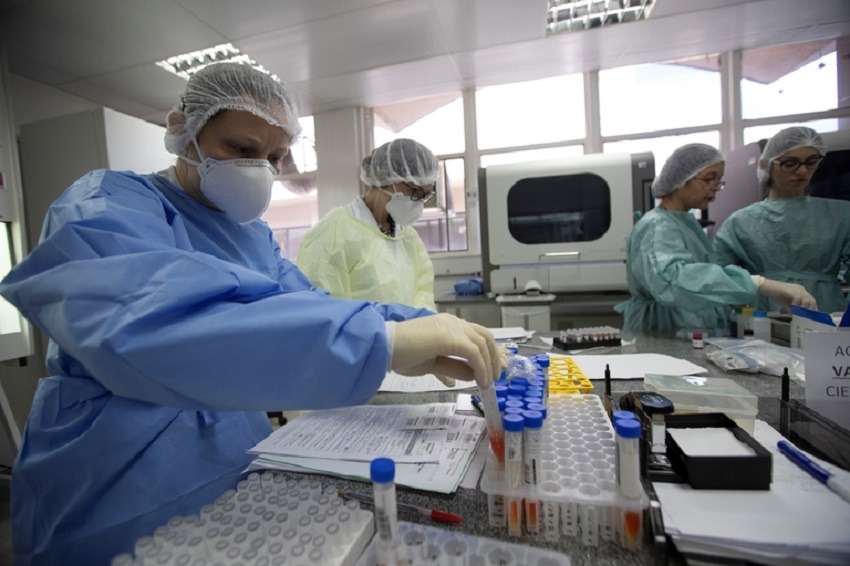 Desarrollan en Brasil un tejido que elimina el virus que transmite la COVID-19