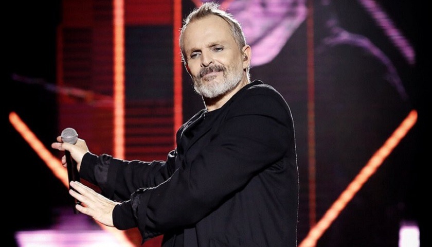 Miguel Bosé destapa hilo sobre microchips implantados con la vacuna del COVID-19