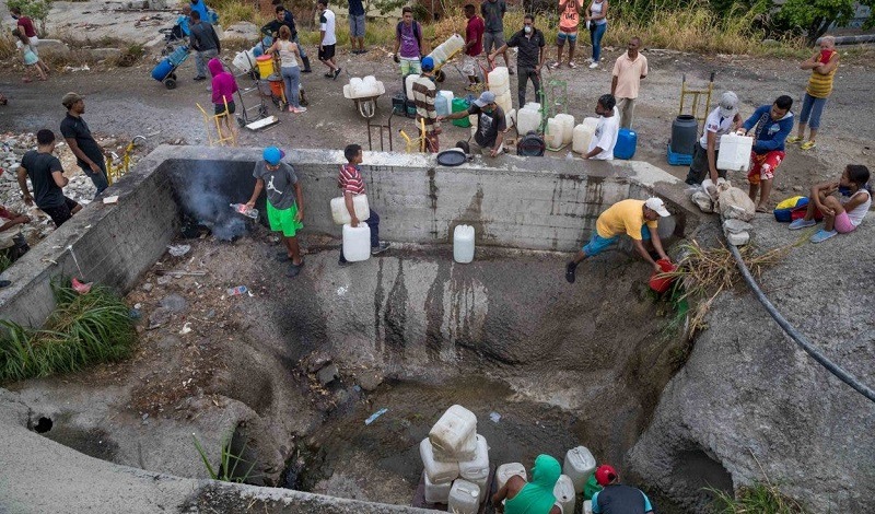 Vivir sin agua, la nueva normalidad en Venezuela