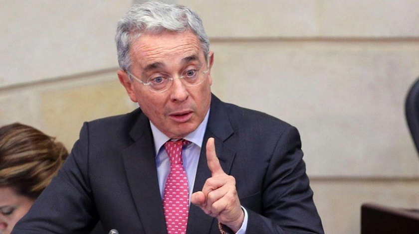 Álvaro Uribe_ investigación por chuzadas