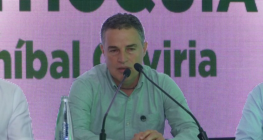 Álvaro Uribe reacciona a la orden de captura de Anibal Gaviria: “Duele por Antioquia”
