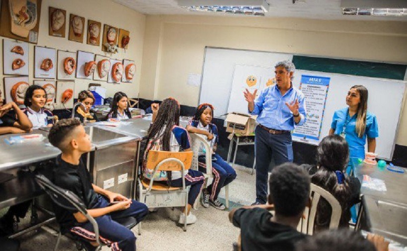 Si tiene hijos estudiando en colegios públicos de Medellín no tendrán que volver a ir este año