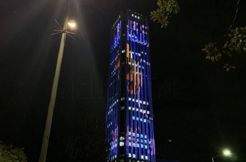 Millonarios cumplió 74 años y la Torre Colpatria se 'vistió' de azul