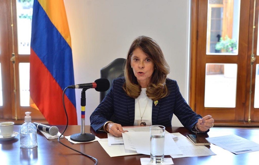 Piden la renuncia de la vicepresidenta de Colombia por un lío que tuvo su hermano