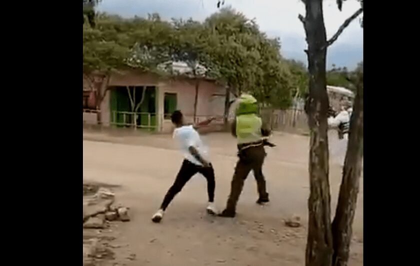 Piedra y puño con la policía en Ponedera porque llegaron a imponer el orden