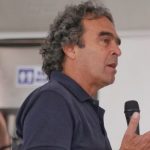 Sergio Fajardo cree que es hora de que Uribe se retire