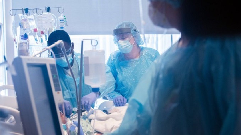 Médicos realizaron un doble trasplante de pulmón a paciente con COVID-19 en EE.UU.