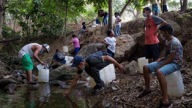 Vivir sin agua, la nueva normalidad en Venezuela