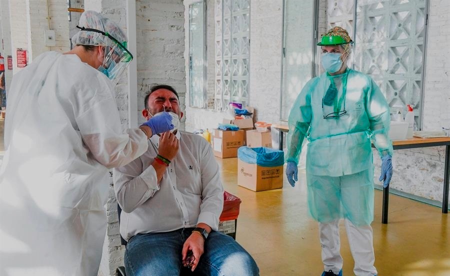 Colombia - Los casos diarios de COVID baten un nuevo récord y superan los 230.000