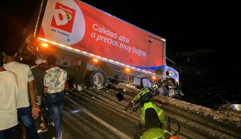 Se accidentó camión del D1 en Tasajera, pero no lo saquearon