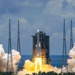 China lanza su primera misión espacial a Marte, viaje que durará 7 meses
