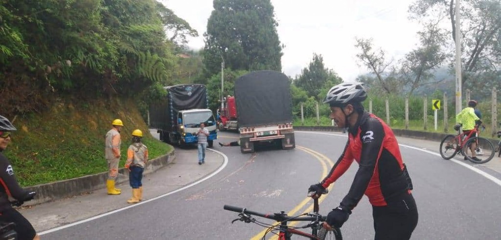 Ciclista fue arrollado de manera fatal por camión en vía La Corcova