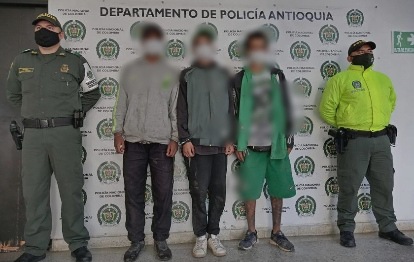 Estos tres hombres, borrachos, violaron a una niña en Colombia
