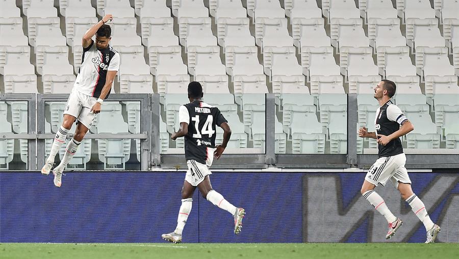 Cristiano salva con doblete una caída que se veía inminente ante el Atalanta