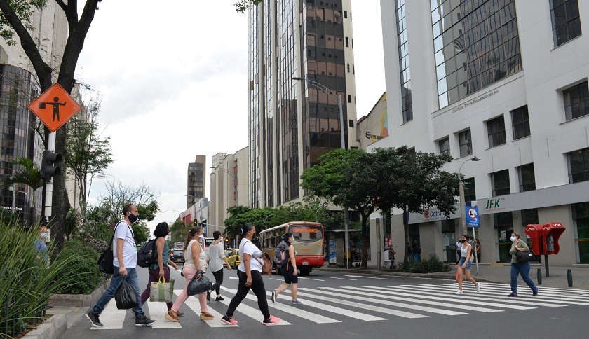 Turista suizo de 77 años muere en hotel del centro de Medellín, sin signos de violencia