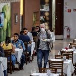 El coronavirus tiene un alto potencial de contagio en el aire, dicen expertos