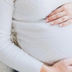 Reportaron el primer caso de contagio de madre a hijo desde la placenta