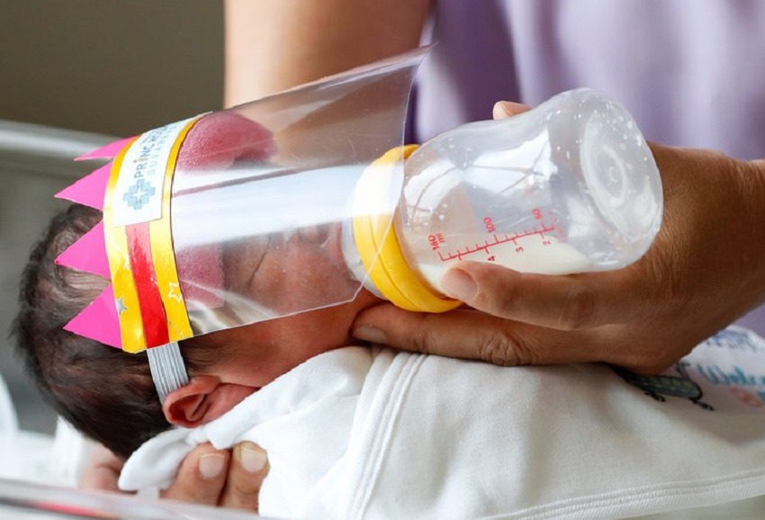 no separar a madres con COVID-19 de recién nacidos