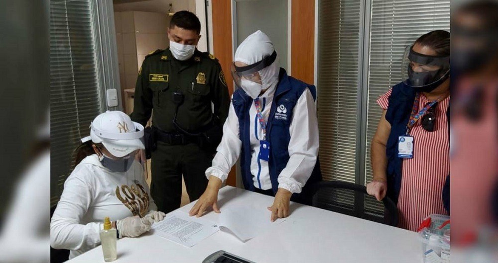 Oneida Pinto se entregó a la Policía colombiana