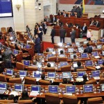 Le subieron el sueldo a congresistas colombianos, de 32 a 34 millones mensuales---- 10 congresistas del Centro Democrático citados a audiencia por 'vaca' de Antioquia
