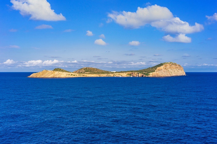 Venden a Tagomago, la isla vecina de Ibiza por la que muchos millonarios botan la baba