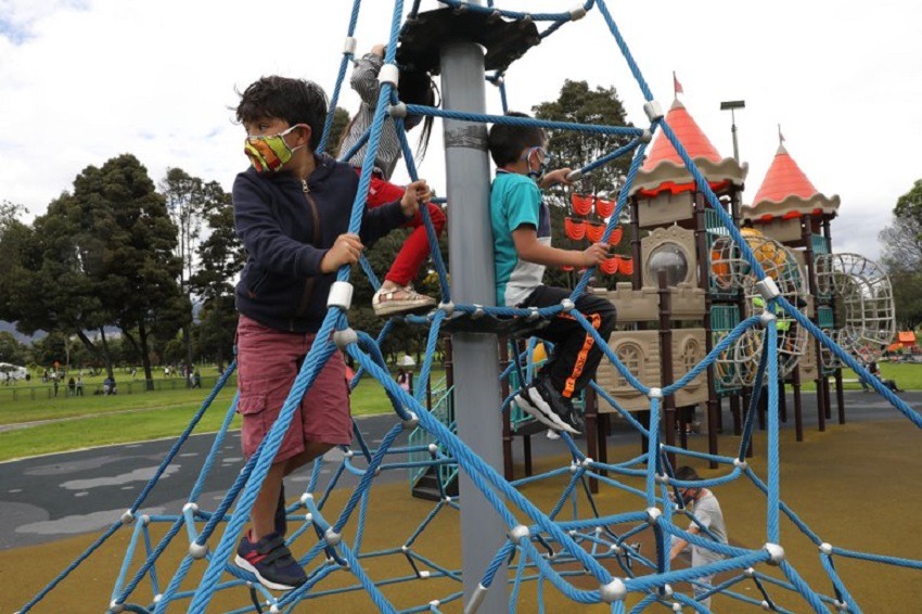 Bogotanos llenan parques y ciclovías tras más de cinco meses de cuarentena