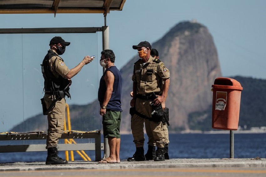 Pandemia no da tregua y asesinatos en Brasil aumentan 6 % en primer semestre