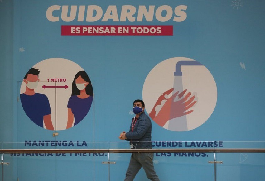 Chile supera los 400.000 contagios de COVID-19 y bordea las 11.000 muertes