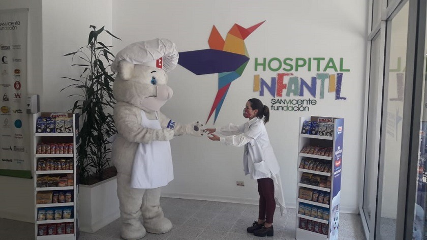 Bimbo le endulza el momento al personal de salud de 8 hospitales colombianos