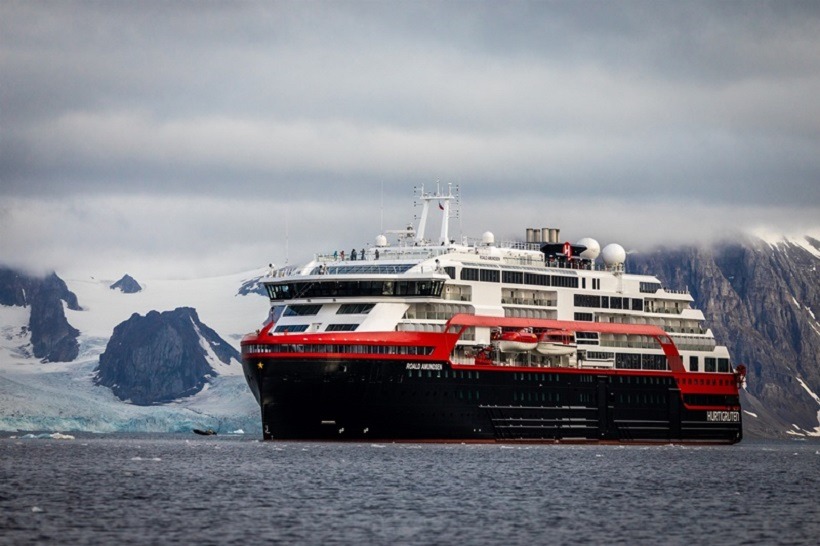 Roald Amundsen, 40 positivos de coronavirus en Noruega