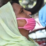 India registra récord de nuevos casos de COVID-19 con más de 75.000 en un día