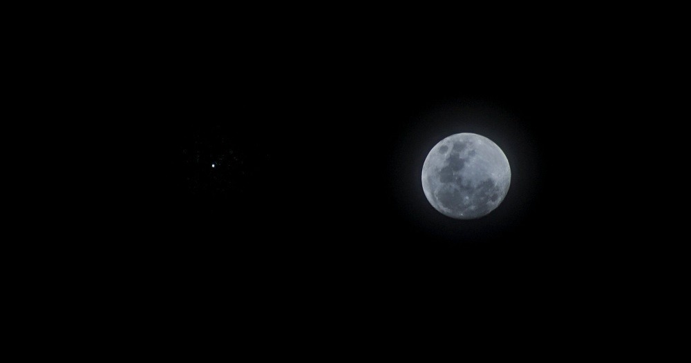 Júpiter, Saturno y la Luna: triple conjunción en perfección esta noche