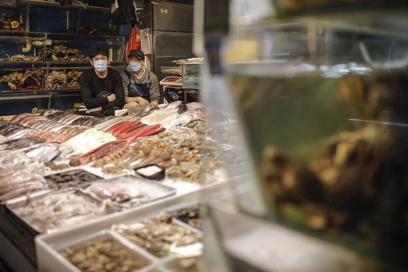 Reabre el mercado de Xinfadi, tras ser cerrados varias semanas por encubar un brote de coronavirus