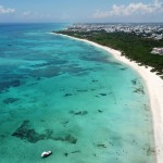Playa del Carmen, en la Riviera Maya mexicana- abre sus playas públicas