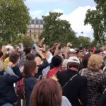 Cientos de personas protestaron en París contra el uso de los tapabocas