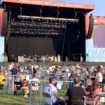 Sam Fender dio un concierto que muestra cómo serían de ahora en adelante esos eventos