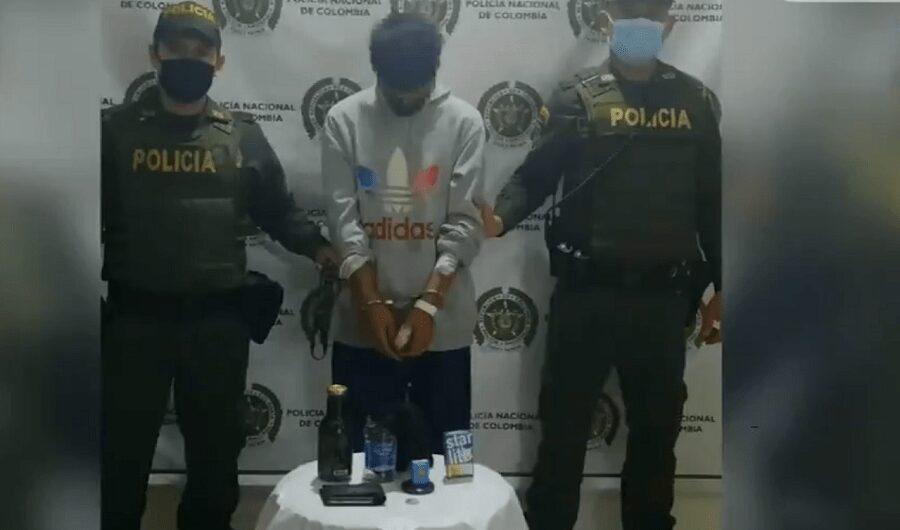 Atentado al CAI de Envigado con bomba