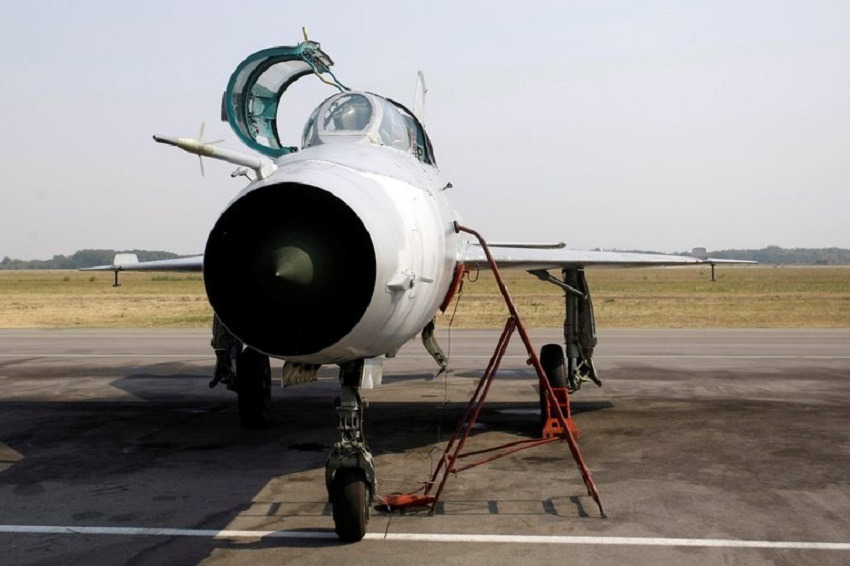 avión militar
