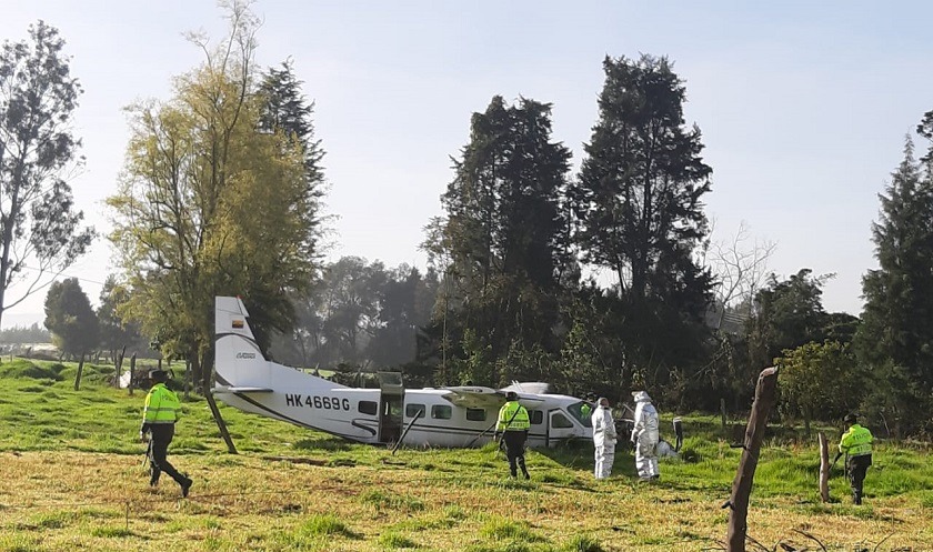 Cayó una avioneta muy cerca al conjunto residencial Karimagua de Bogotá