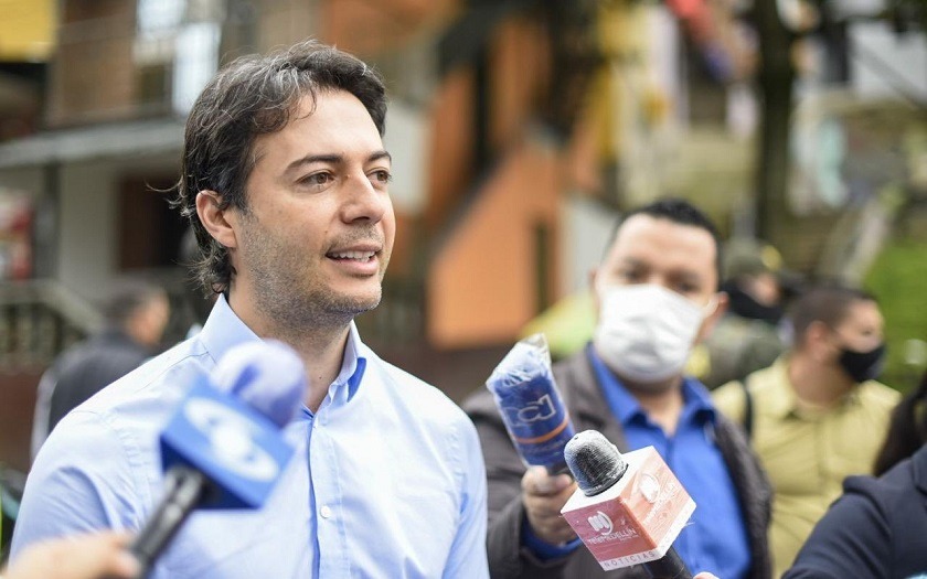El mejor alcalde de Colombia es Daniel Quintero, según encuesta Invamer