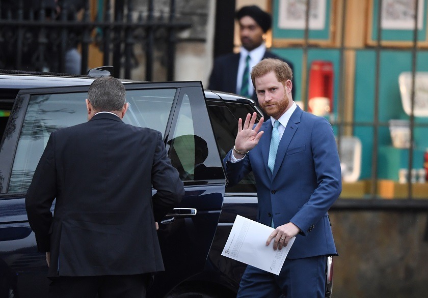Príncipe Harry devuelve dinero